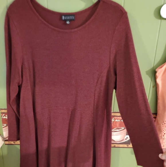 Large dress right above the knee length - Picture 2 of 3